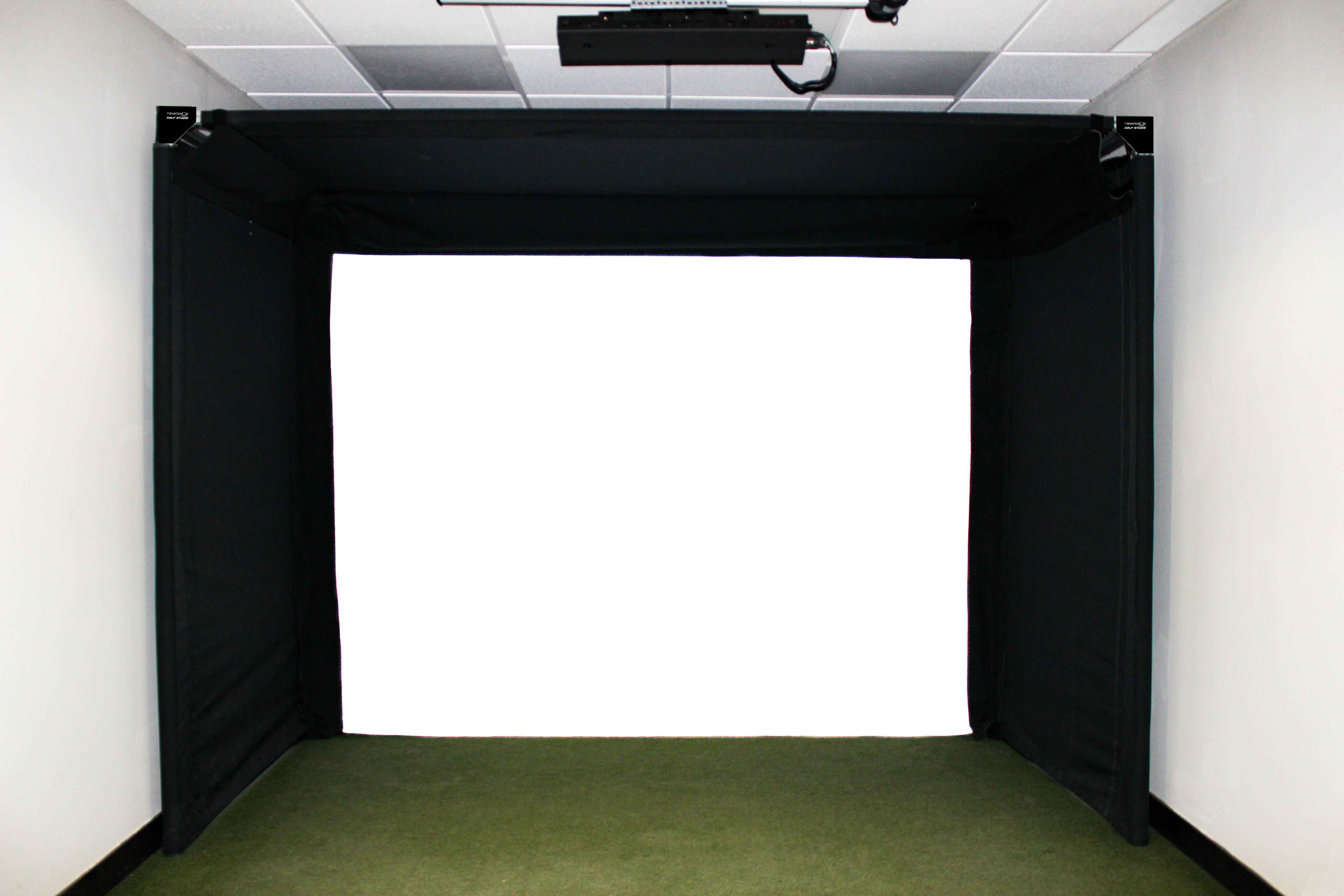 The SportScreen Parlour Series Golf Enclosure