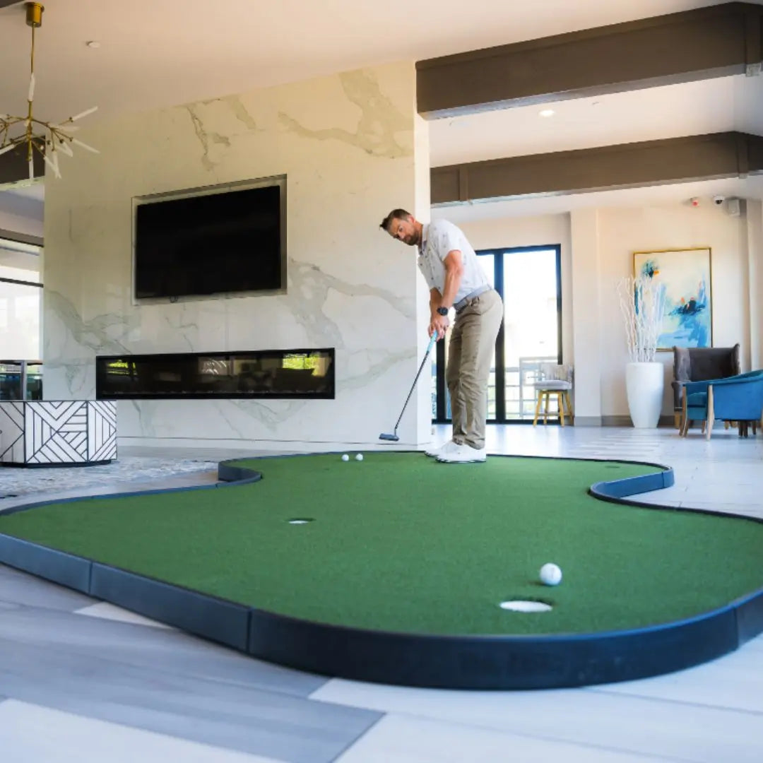 Shop Indoor Golf - SIGPRO Double Break Putting Green