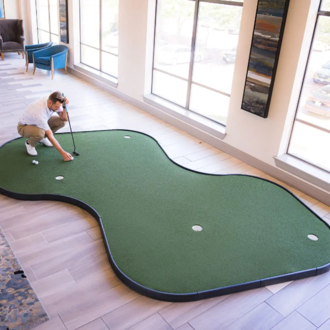 Shop Indoor Golf - SIGPRO Double Break Putting Green
