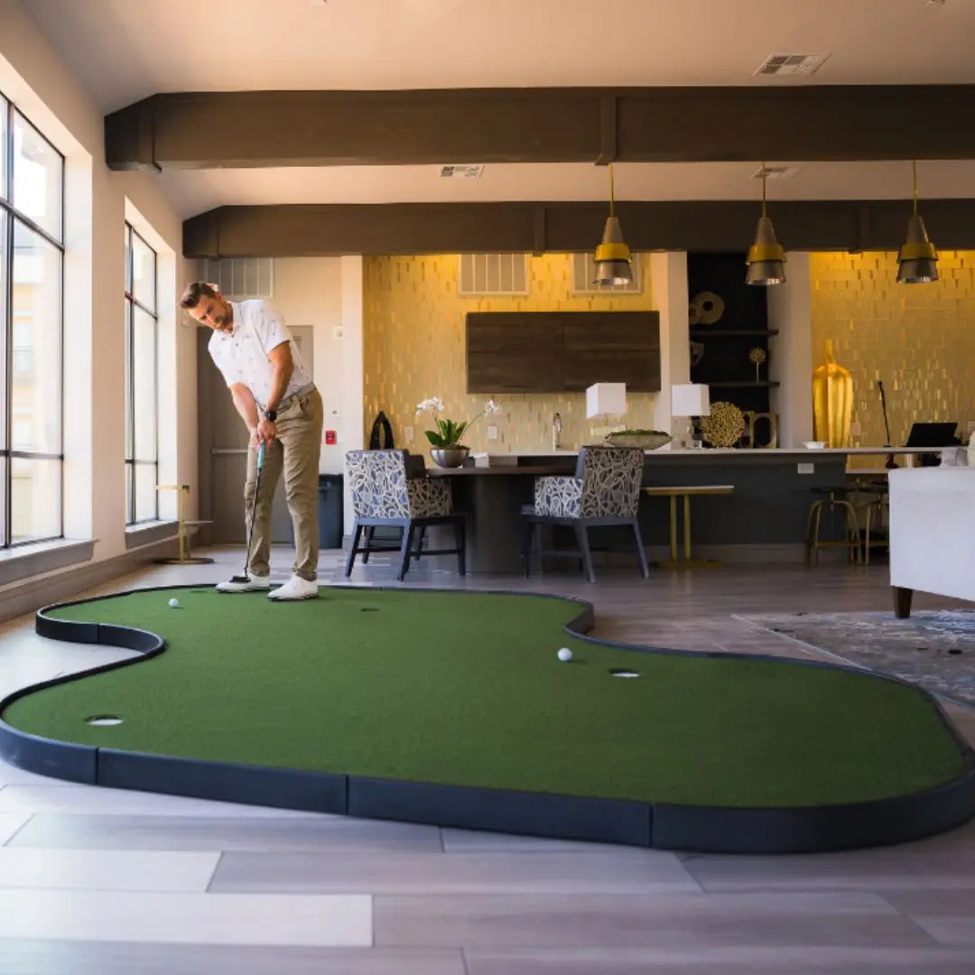 Shop Indoor Golf - SIGPRO Double Break Putting Green