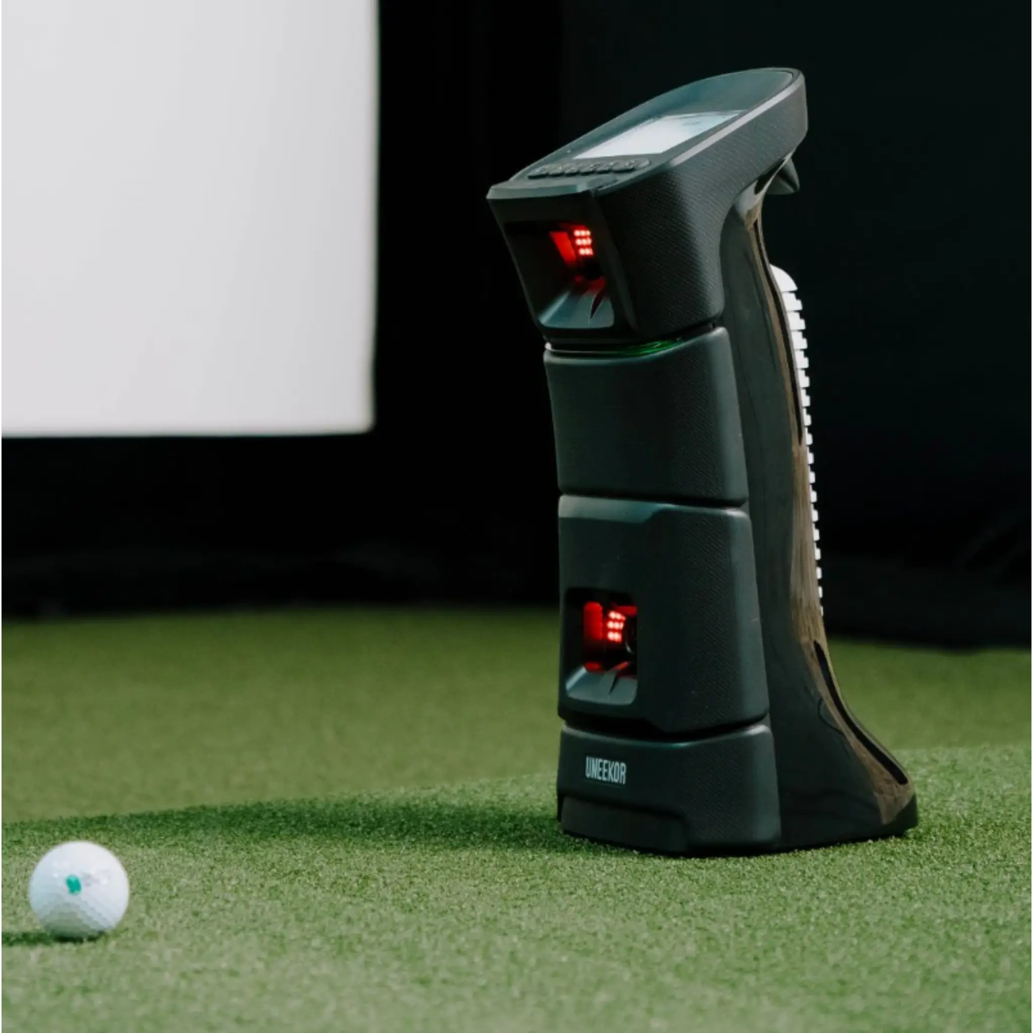 Uneekor - Uneekor EYE Mini SIG10 Golf Simulator Package