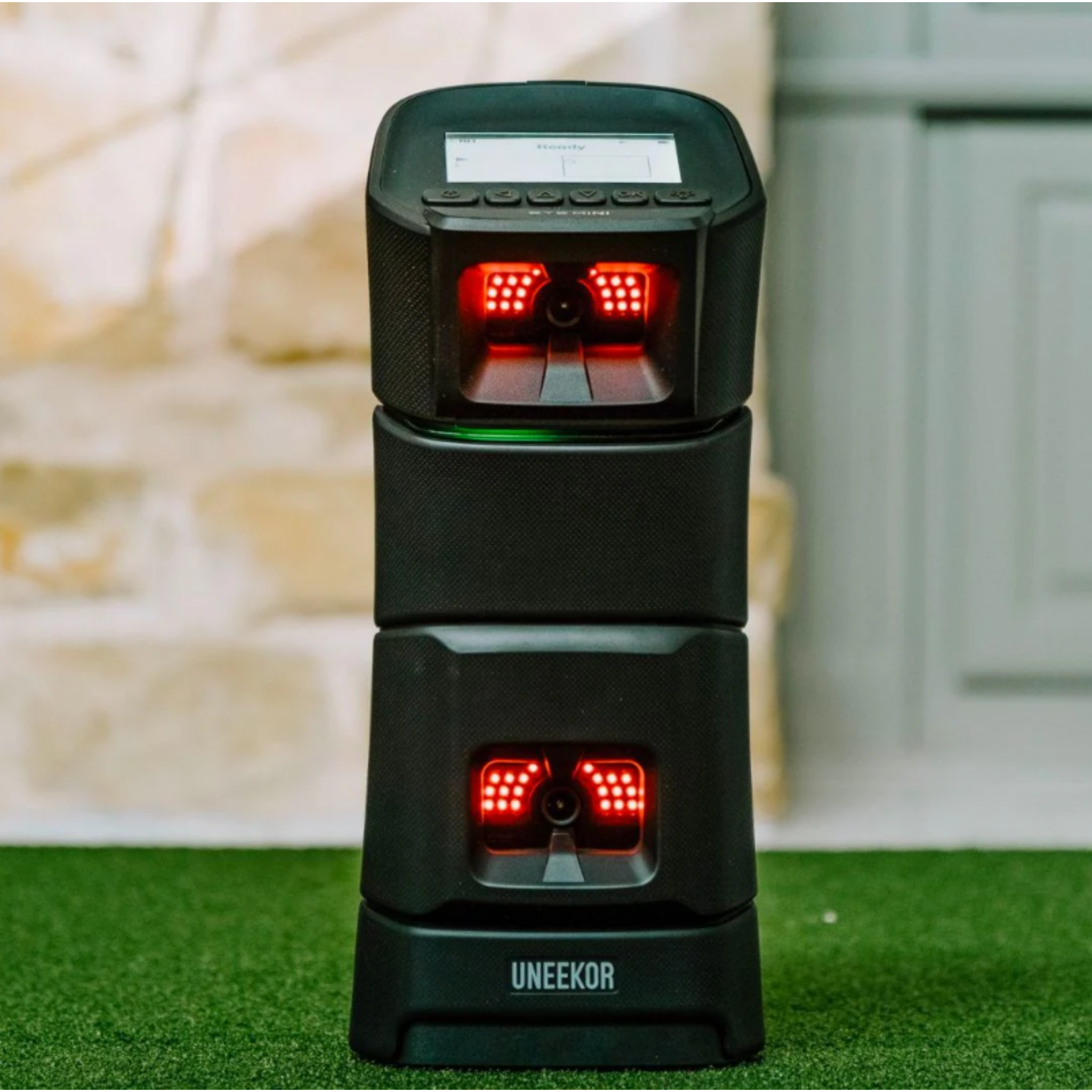 Uneekor EYE Mini SIG10 Golf Simulator Package