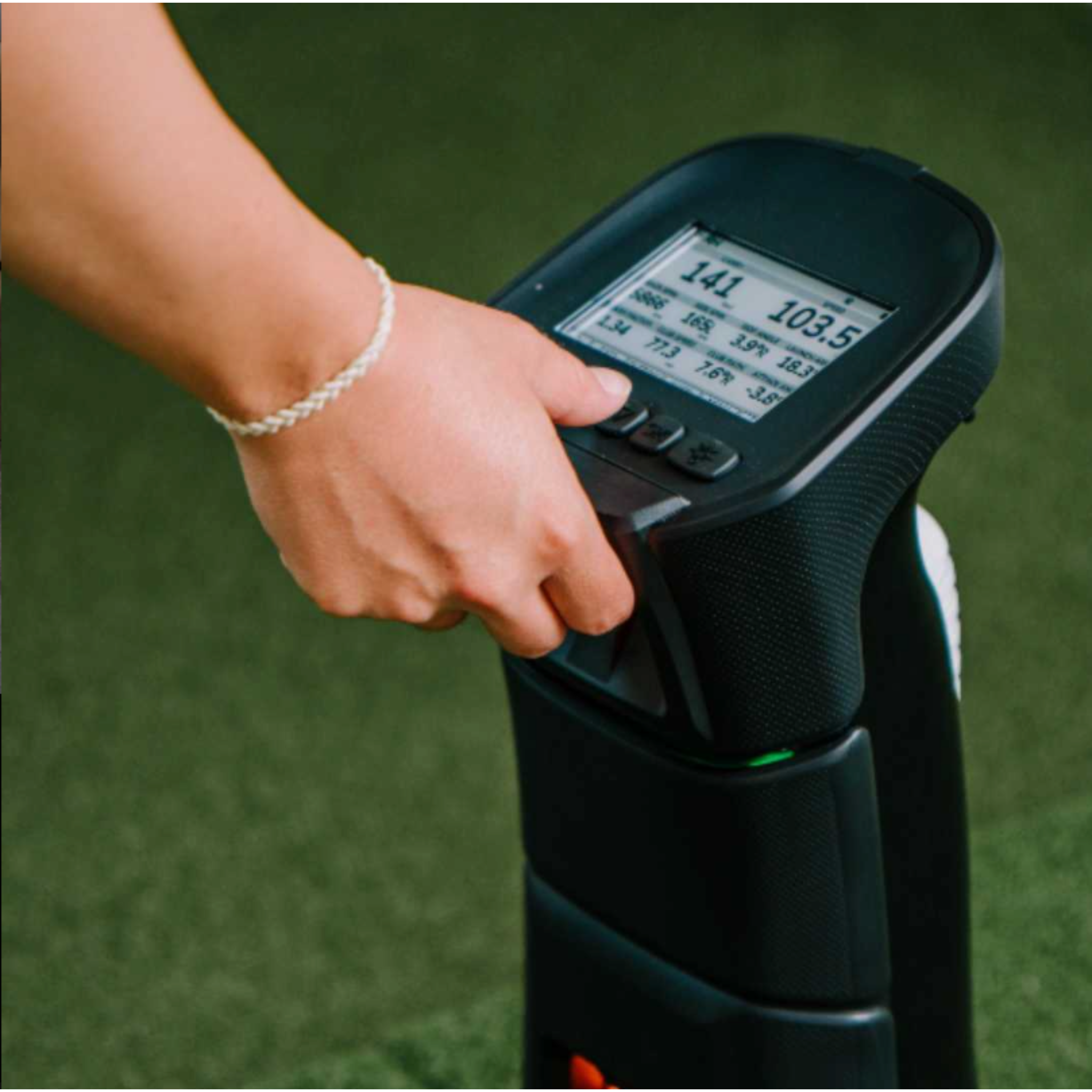 Uneekor EYE Mini SIG12 Golf Simulator Package